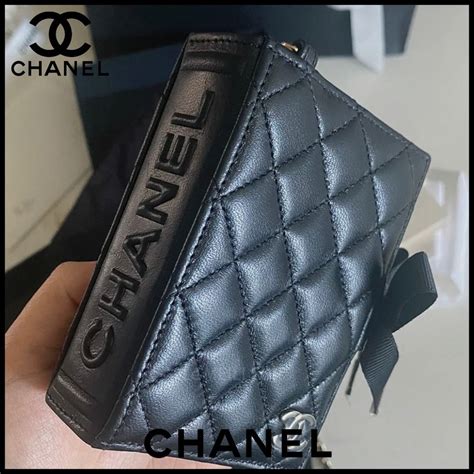 chanel cardholdee|chanel card holder men's.